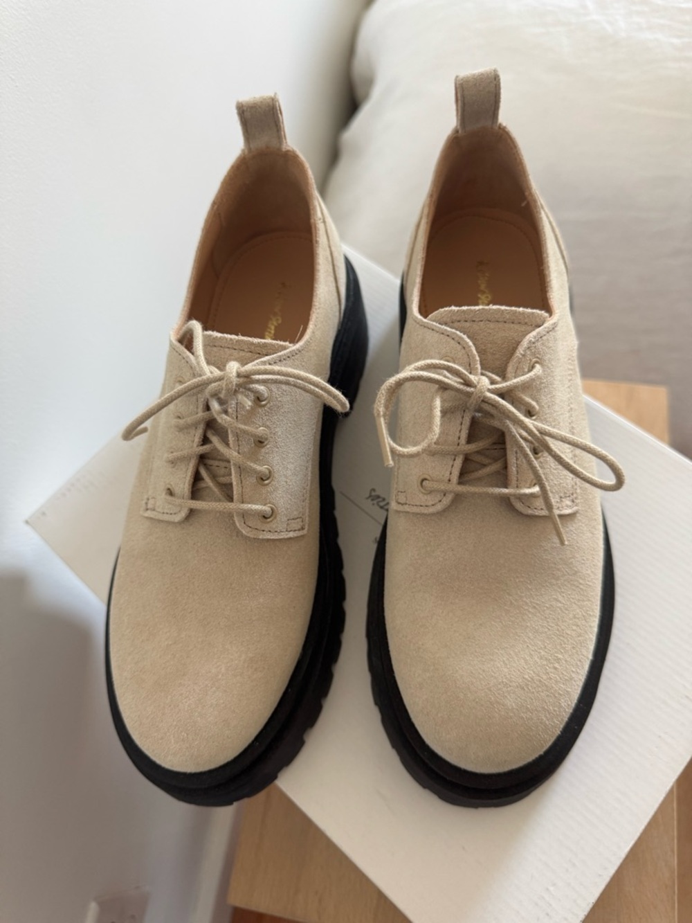 & Other Stories Beige Suede Lace-Up Women's Oxford Shoes with Chunky Black Sole - Picture 2 of 11